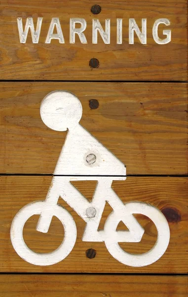 Предупреждение о пути велосипеда — стоковое фото