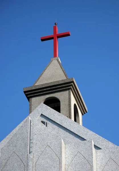 Новая деревенская церковь — стоковое фото