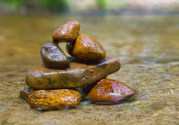 Balancing stones — Stock Photo, Image