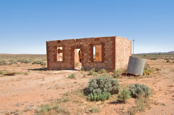 Старые руины в пустыне — стоковое фото