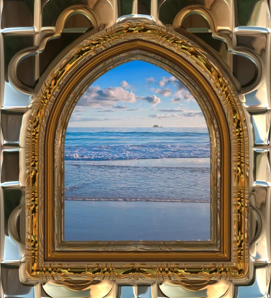Пляж через окно — стоковое фото
