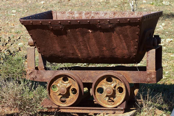 Carro de mina viejo —  Fotos de Stock