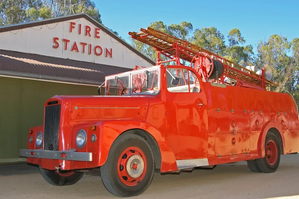 Історичний пожежна машина — стокове фото