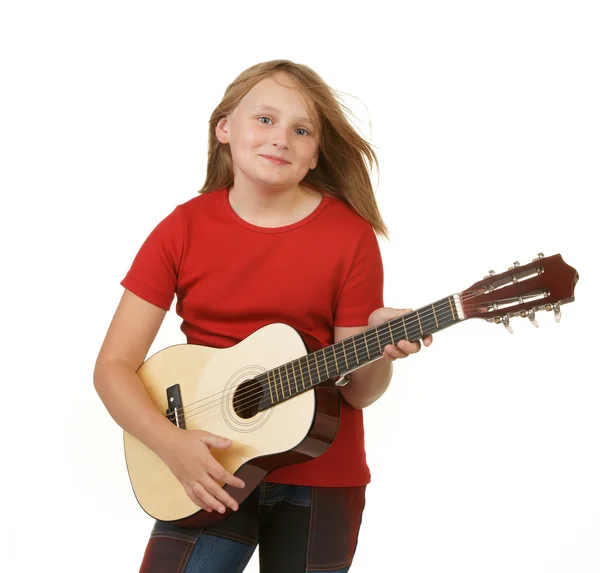 Menina tocando guitarra no branco — Fotografia de Stock
