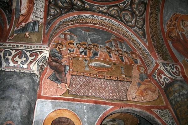 Τοιχογραφία στην σκοτεινή εκκλησία — Φωτογραφία Αρχείου
