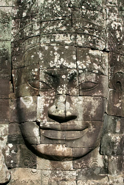 Cara de piedra sonriente de Bayon — Foto de Stock