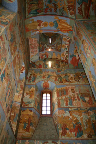 Розписаною стелею російської церкви — стокове фото
