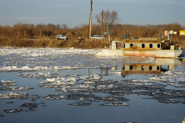 Осенний дрейф льда

