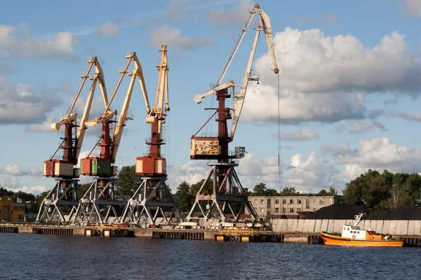 Crane at Ventspils — Stock Photo, Image