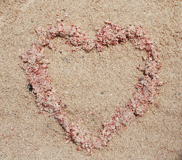 Hjärtat av sand på stranden — Stockfoto