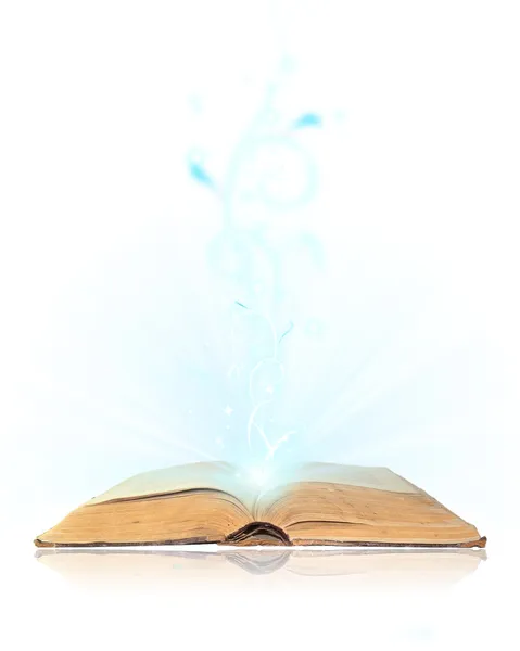 Ανοιχτό βιβλίο μαγεία σε λευκό — Φωτογραφία Αρχείου