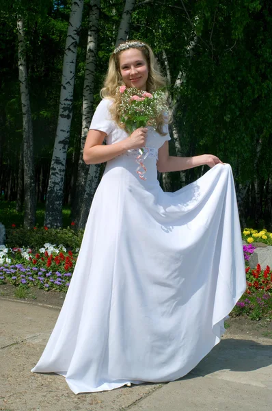 Счастливая невеста — стоковое фото