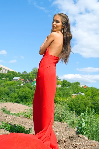 Chica en vestido rojo — Foto de Stock
