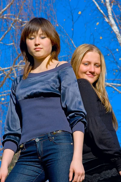 Twee vriendinnen — Stockfoto