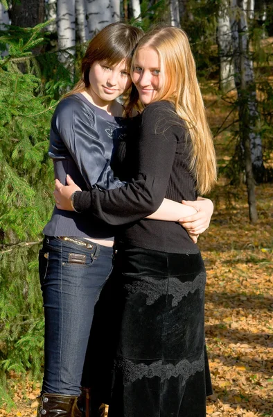 Two girlfriends — Stock Photo, Image