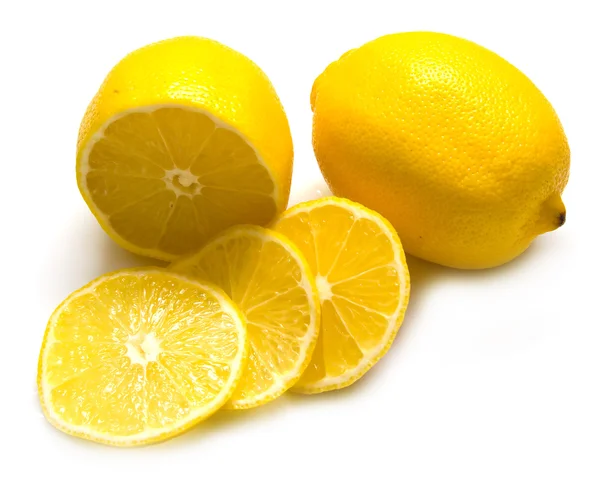 Сочные сочные лимоны — стоковое фото