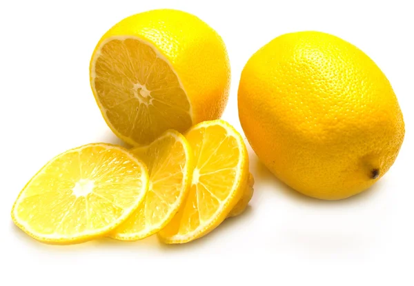 Сочные сочные лимоны — стоковое фото