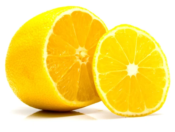 Limón cortado maduro — Foto de Stock