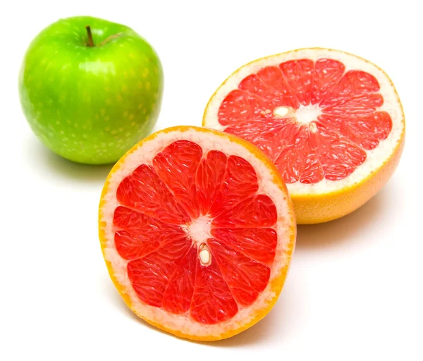 Röd grapefrukt och grönt äpple — Stockfoto