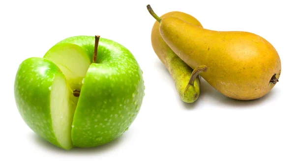 Grüne Birnen und Äpfel — Stockfoto