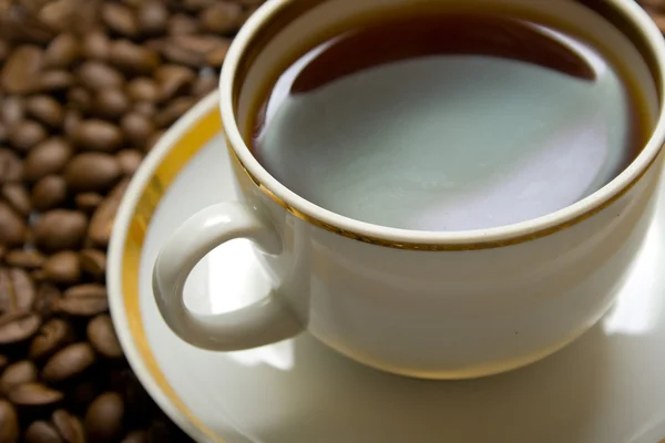 Чашка з гарячою кавою — стокове фото