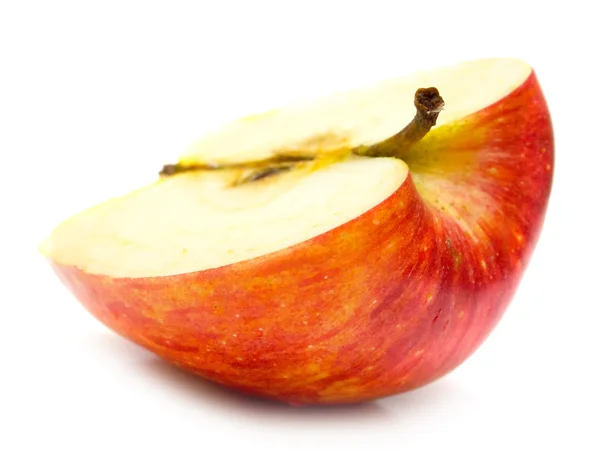 Polovina zralé červené jablko — Stock fotografie