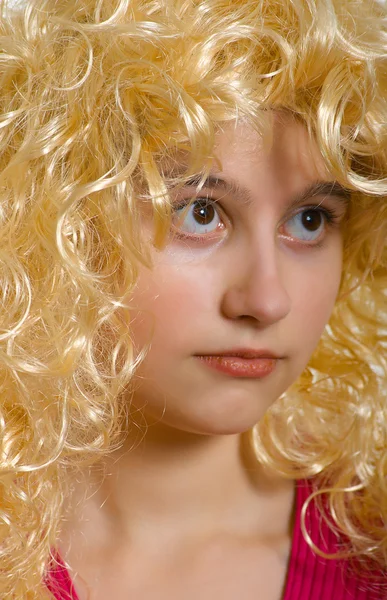 Jonge blonde meisje — Stockfoto