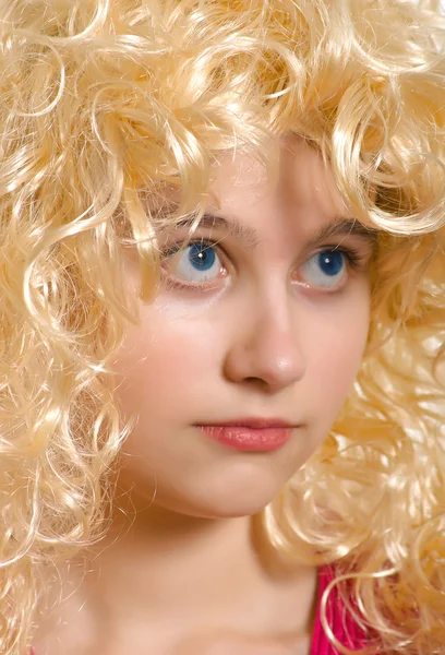 Ung blond tjej — Stockfoto