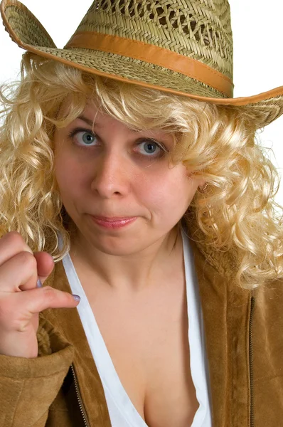 Jonge blonde vrouwen in een stro hoed — Stockfoto