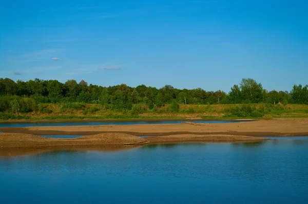 川と夏の風景 — ストック写真