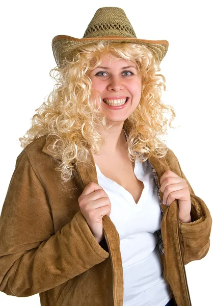 微笑着的金发妇女在一顶草帽 — 图库照片