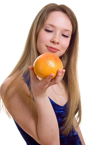 Flicka med apelsin grapefrukt — Stockfoto