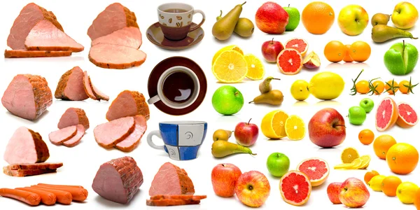 Frutta, prosciutto, salsicce e tazze — Foto Stock