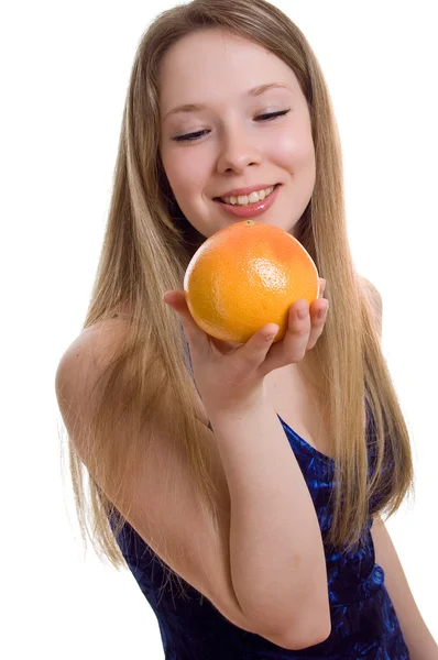 Mooi meisje met oranje grapefruit — Stockfoto