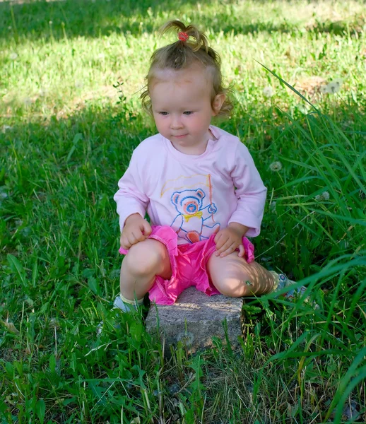 Malá holčička v růžovém — Stock fotografie