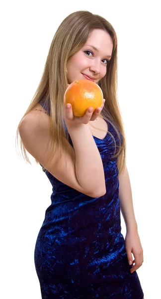 Belle fille avec pamplemousse orange — Photo