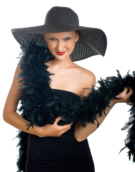Lächelnde Frauen mit schwarzem Hut und Boa — Stockfoto