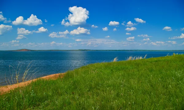 Landscape with quiet water of lake — Stock Photo, Image