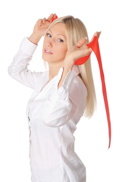 Mladé okouzlující blondýna v bílé košili — Stock fotografie