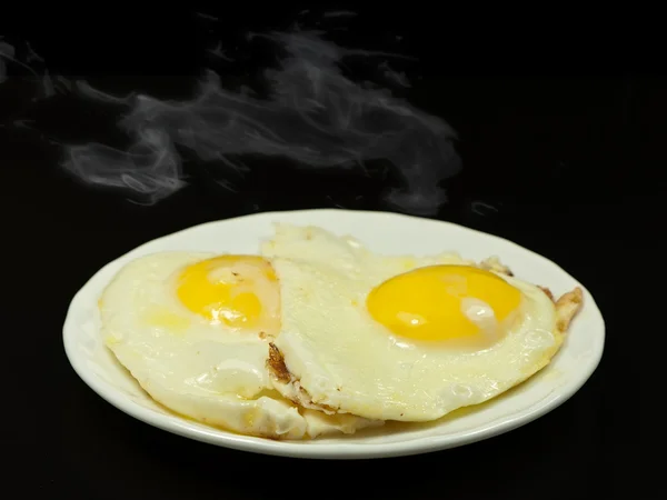 Warme gebakken eieren. — Stockfoto