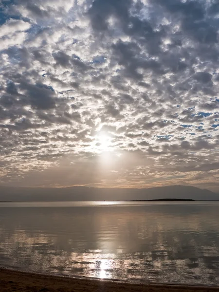 Схід сонця над мертвим морем . — стокове фото