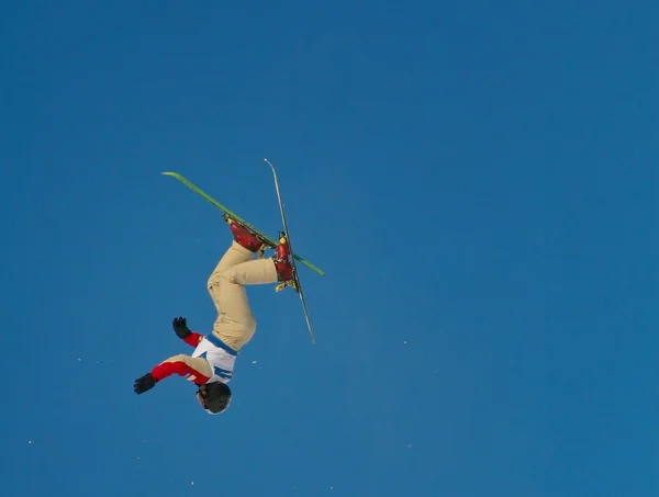 Freestyle Ski Jumper — Stock Photo, Image