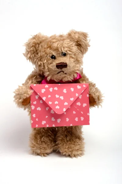 Osito de peluche con carta. San Valentín — Foto de Stock