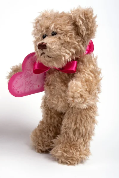 Urso de peluche com coração. Valentim — Fotografia de Stock