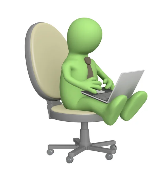 Títere 3d, sentado con un ordenador portátil — Foto de Stock