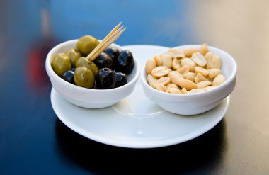 Nibbles to an aperitif clipart