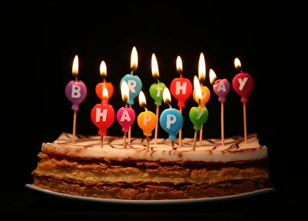 在蛋糕上的蜡烛生日快乐 — 图库照片