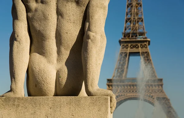 Statue of man at the Trocadero — Stock Photo, Image