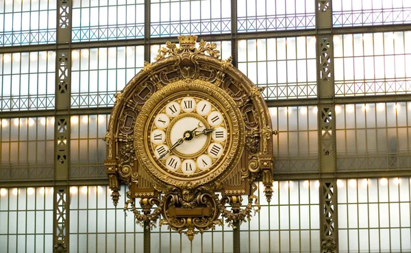 Fechar o relógio no museu Orsay — Fotografia de Stock