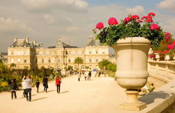 Vista del jardín de Luxemburgo en París — Foto de Stock